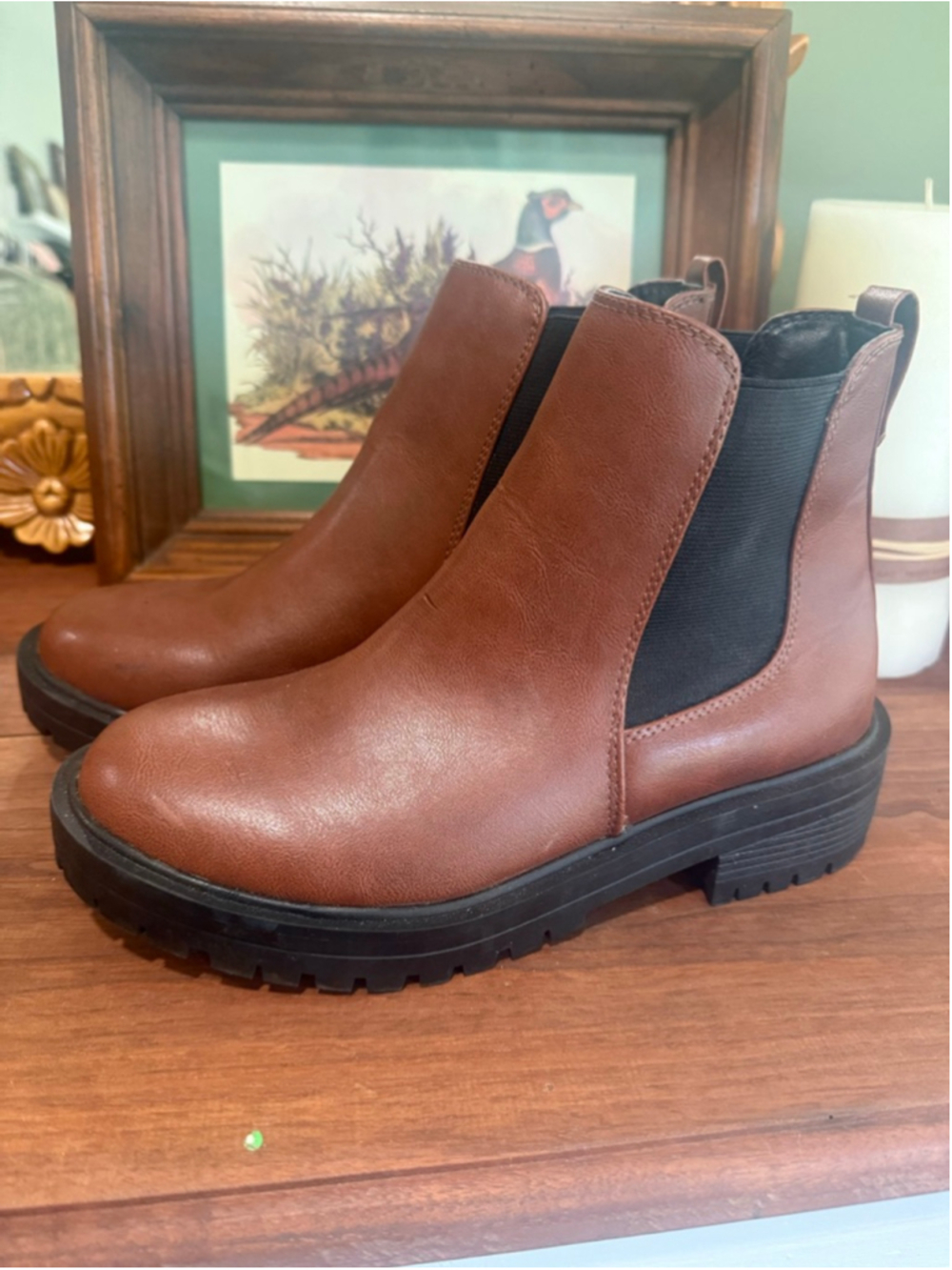 New American Eagle Lug Chelsea Boots 6.5